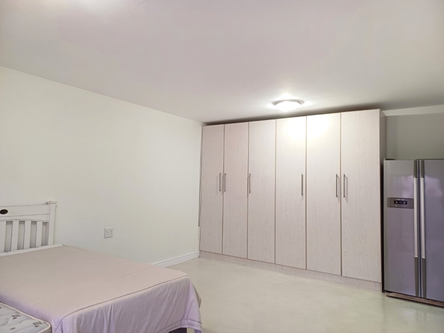4 Bedroom Property for Sale in Avonddans Western Cape